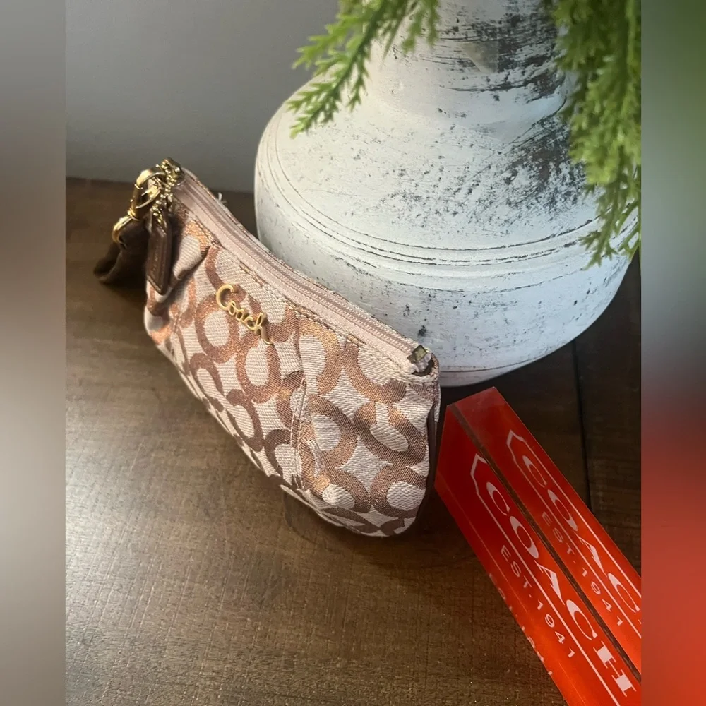 Coach Op Art Metallic Wristlet